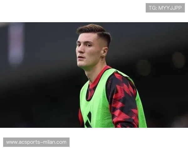 7400万英镑买来2球前锋？曼联新援塞斯科陷入霍伊伦式质疑，曼联vs伊斯坦