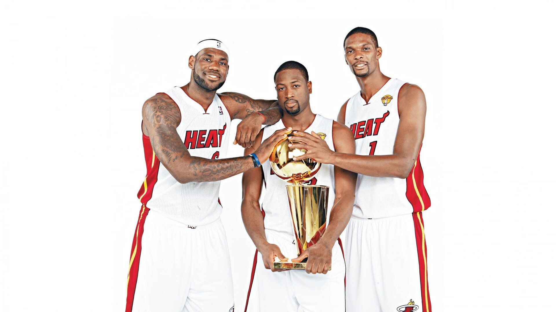 内部竞争激烈，阵容磨合需加强，内部竞争的例子